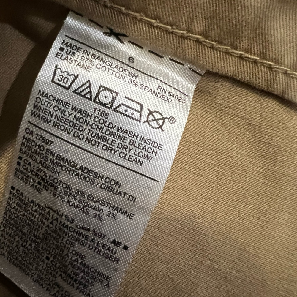 Old Navy khaki cropped pants - Picture 7 of 10